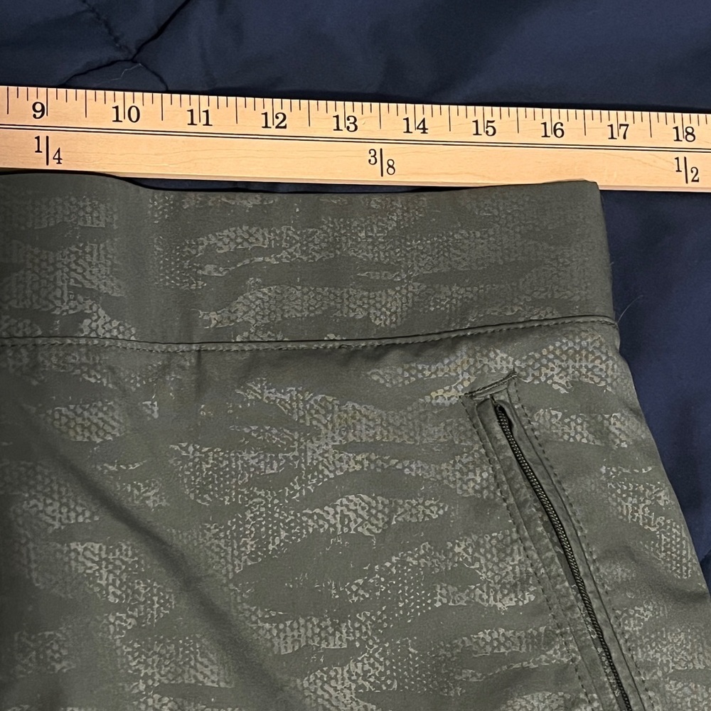 Orvis Green Ladies' Embossed Pull On Skort Medium - Picture 10 of 10